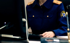 В Зуевском районе мужчину обвиняют в избиении сестры и угрозах убийством