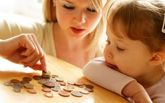 Размер каких детских выплат увеличится с 1 февраля 2023 года и на сколько?