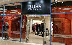 Производитель одежды Hugo Boss намерен продать активы в России