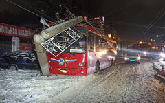 ДТП в Кирове с пассажирским автобусом: фото, подробности и комментарии очевидцев