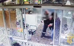 В Кирове пьяный мужчина избил подростка