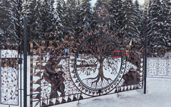 Тёмное болото, окно в ад и богатство Вятского края. Что происходит с воротами в «Порошино»