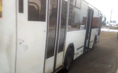 Руководство не будет увольнять кондуктора, обматерившего пассажира в кировском автобусе