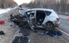 В Кировской области на трассе иномарка столкнулась с фурой. Один из водителей скончался на месте