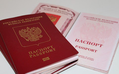 Более 300 кировчан не смогут выехать за границу из-за долгов по налогам
