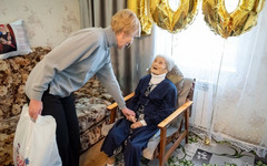 Елена Ковалёва встретилась с ветераном Великой Отечественной войны