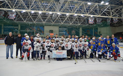 Товарищеский матч в честь 15-летия «Олимп-Арены» укрепил спортивные традиции Кирово-Чепецка