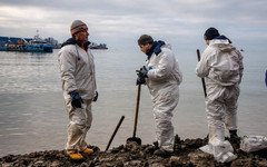 Мазут с танкера в Чёрном море откачают за две недели