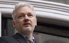 Основателя WikiLeaks Ассанжа освободили из тюрьмы в Британии