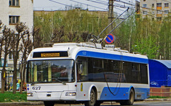 Курят во время вождения. Кировчане недовольны работой общественного транспорта