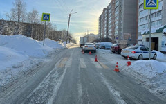 На улице Чапаева в Кирове пенсионерка попала под колёса автомобиля