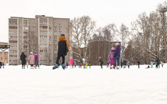 На стадионе «Машиностроитель» в Кирове открылся бесплатный каток