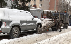 В Кирове с городских улиц эвакуировали 14 бесхозных машин