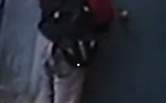 Подозреваемый в «голливудском» ограблении ювелирного на Октябрьском попал в объектив камеры видеонаблюдения