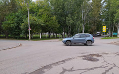 «Нет ни светофора, ни зебры»: общественники и чиновники проверили участки дорог вблизи кировских школ