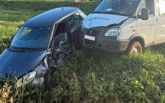 Два автомобиля столкнулись в Кирово-Чепецком районе, пострадали оба водителя