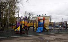 На детской площадке в Кирово-Чепецке ребёнок травмировал голову
