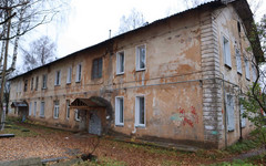 Кировчане живут под угрозой обрушения потолка