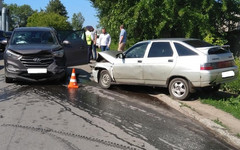 В Кирове пьяный бесправник устроил двойное ДТП. Есть пострадавшие