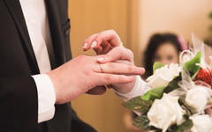 «Кировчанам нравятся красивые даты»: 20 пар решили пожениться 4 апреля