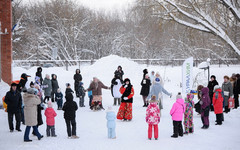 В Кирово-Чепецке новогодний праздник пришёл в каждый двор при поддержке «Уралхима»