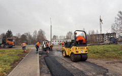 В Кирове укладывают по 40 тонн асфальта в сутки для ремонта дорог