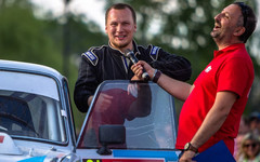 Ведущий кировский автогонщик станет гостем программы «Разговор вне игры»