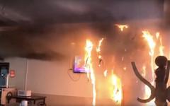 В Белой Холунице сотрудник МЧС спас людей из горящего кафе