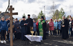 В посёлке Октябрьский освятили место под строительство храма