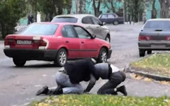 В Нововятске водители устроили драку прямо на дороге