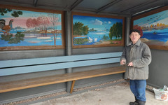 Кировчанин превратил остановку в картинную галерею