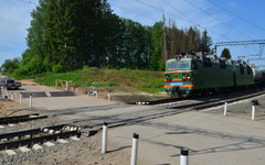 Железнодорожный переезд в Радужном закроют на сутки для ремонта