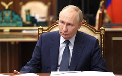 Владимир Путин объявил перемирие в дни 80-летия Победы