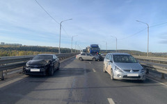 В Кирове на Трактовой столкнулись четыре автомобиля, есть пострадавшая