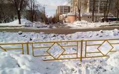 Кировчане просят мэрию убрать ограждения с пешеходных переходов
