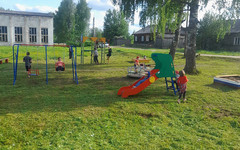 В Даровском районе построили современную детскую площадку