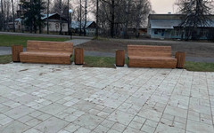 В поселке Свеча благоустроили парк у памятника воинам-освободителям