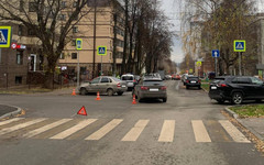 На Морозовской не смогли проехать «Лады»