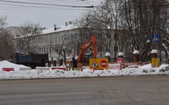 Из-за установки шумозащитного экрана улицу Попова перекрыли до конца года