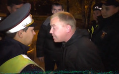 В Кирове пьяный водитель фуры обматерил задержавших его автоинспекторов