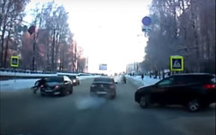 В Кирове водитель сбил ребёнка на пешеходном переходе (ВИДЕО)