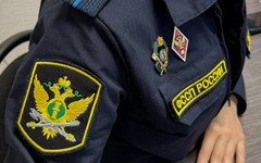 В Кирове судебные приставы изъяли двоих детей из неблагополучной семьи