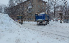 4 и 5 января в Кирове вывезут снег с 26 дорожных участков