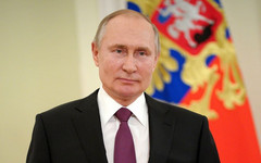 Путин наградил 16 педагогов из Кировской области