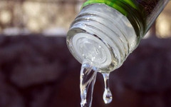 Житель Владивостока выпил залпом пол-литра водки (ВИДЕО)