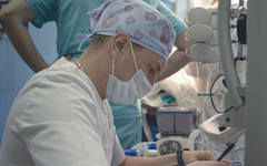 Врачи Кировской областной больницы провели сложную операцию на сосудах