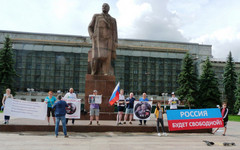 Итоги дня 13 августа: банкротство аптечной сети и акция в поддержку протестующих в Белоруссии