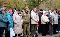 В сквере Семьи установили памятные таблички