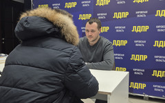 Депутат Малков потребовал усилить контроль за уборкой тротуаров в Кирове