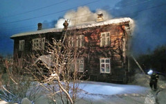 В Лузе загорелся расселённый дом